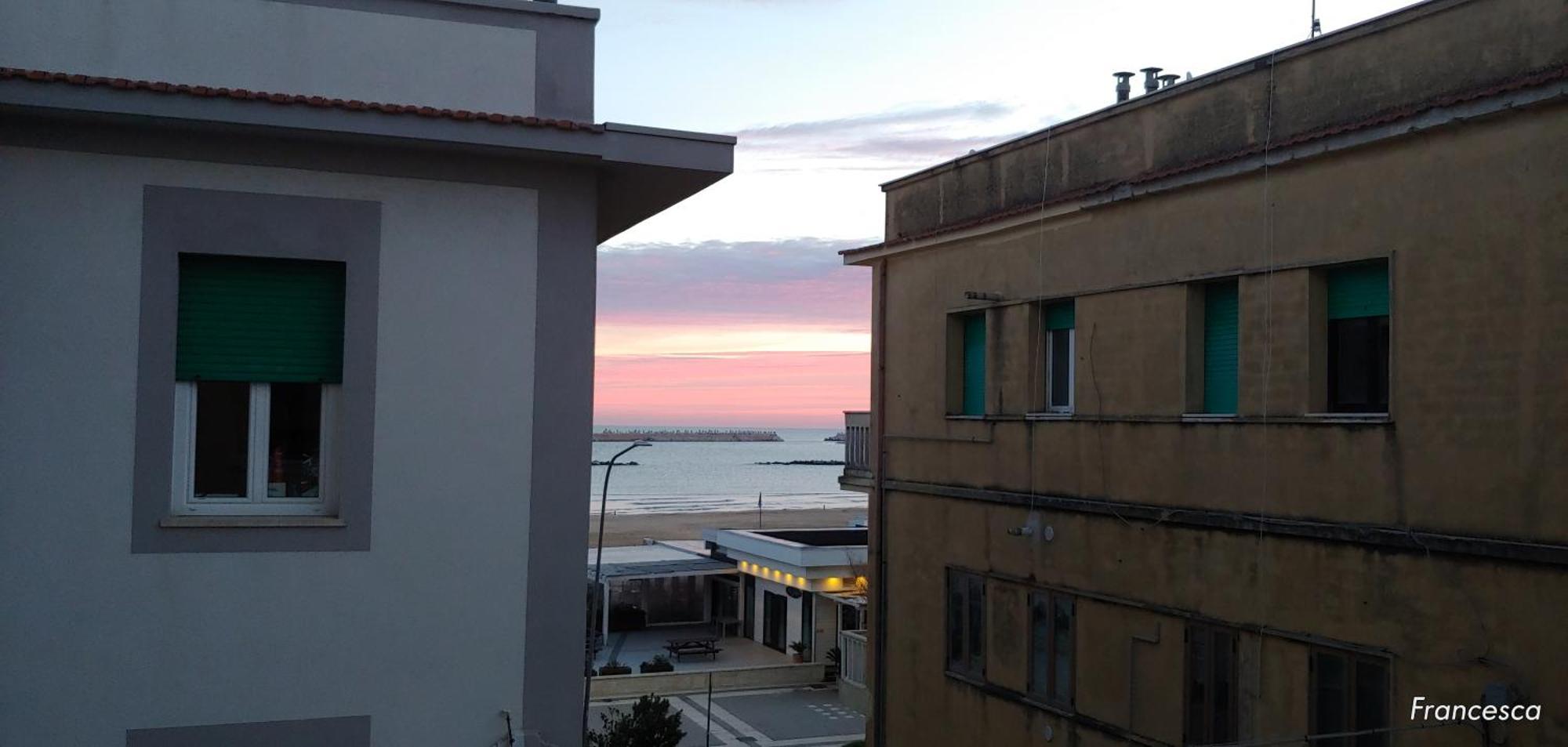 Casa Di Pipo - Appartamento Davanti Al Mare Pescara Exterior photo